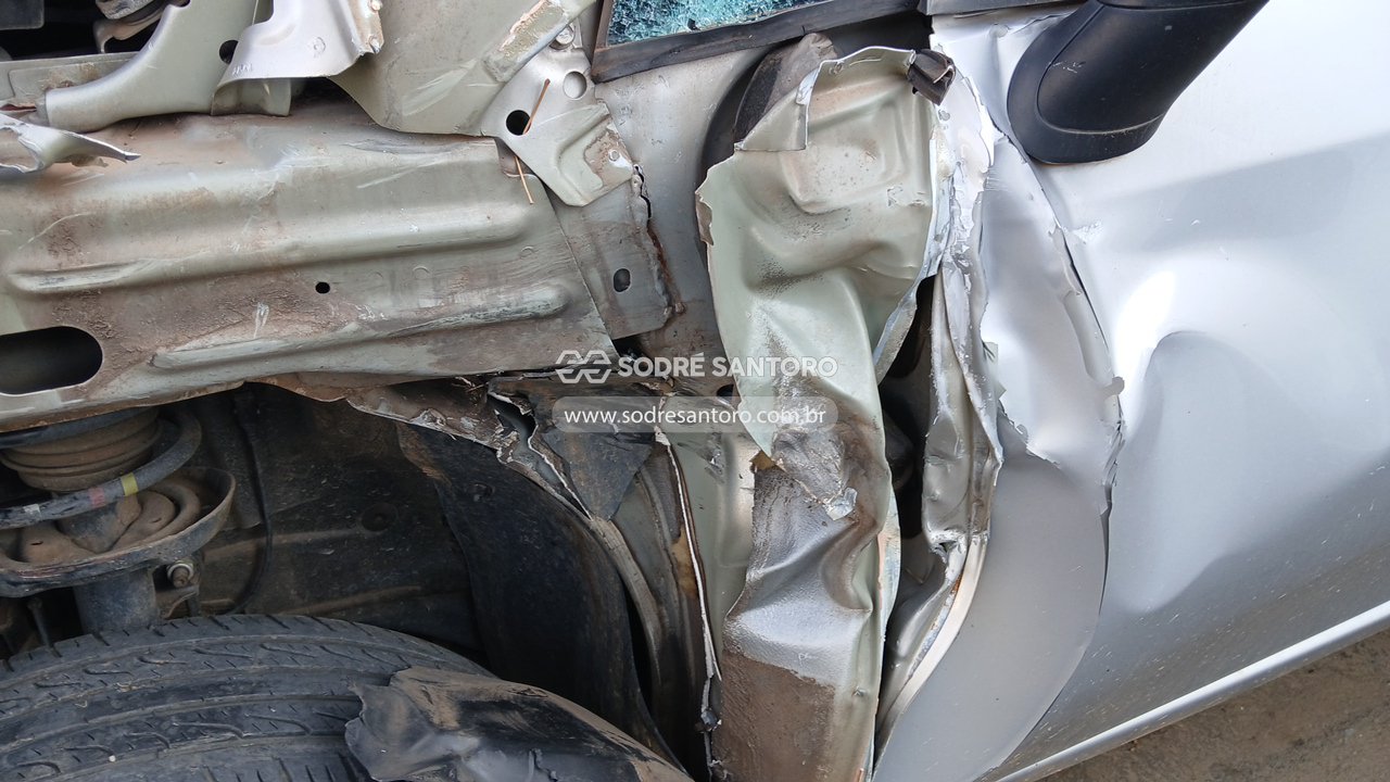 Fiat Punto Essence 1.6 - 2013/2014 — foto 11 de 12