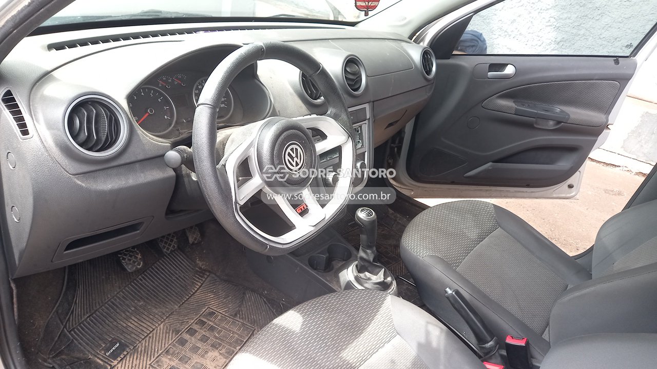 Volkswagen Gol 1.0 - 2010/2011 — foto 6 de 12