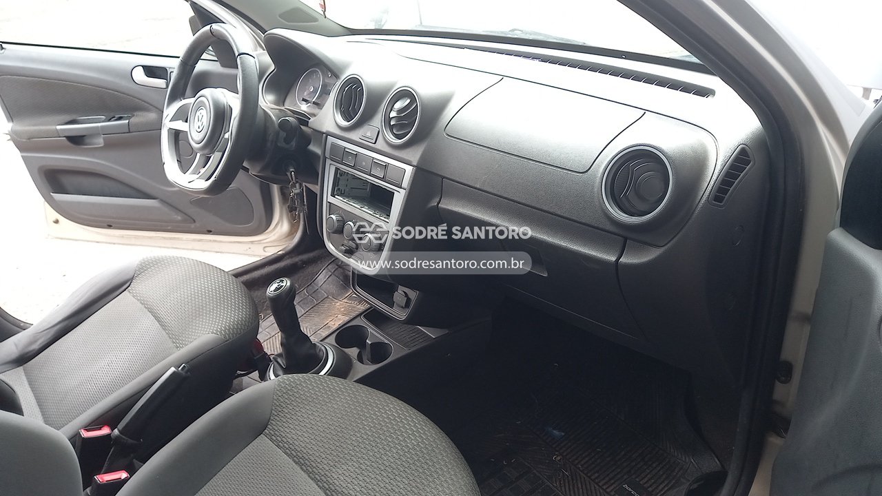 Volkswagen Gol 1.0 - 2010/2011 — foto 8 de 12
