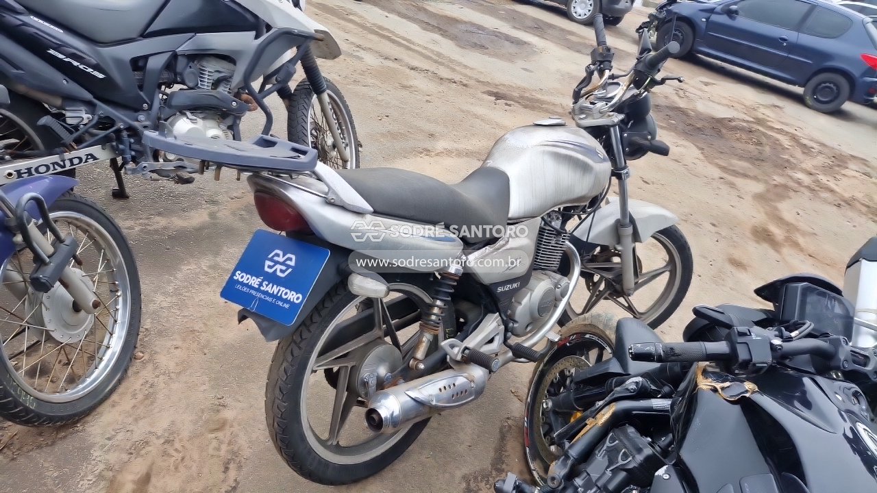 Suzuki EN 125 Yes - 2009/2010 — foto 4 de 12