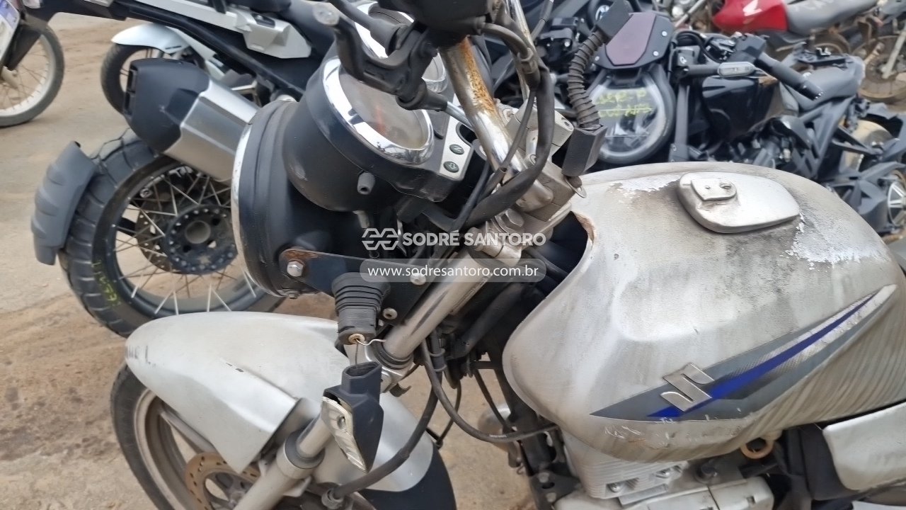 Suzuki EN 125 Yes - 2009/2010 — foto 9 de 12