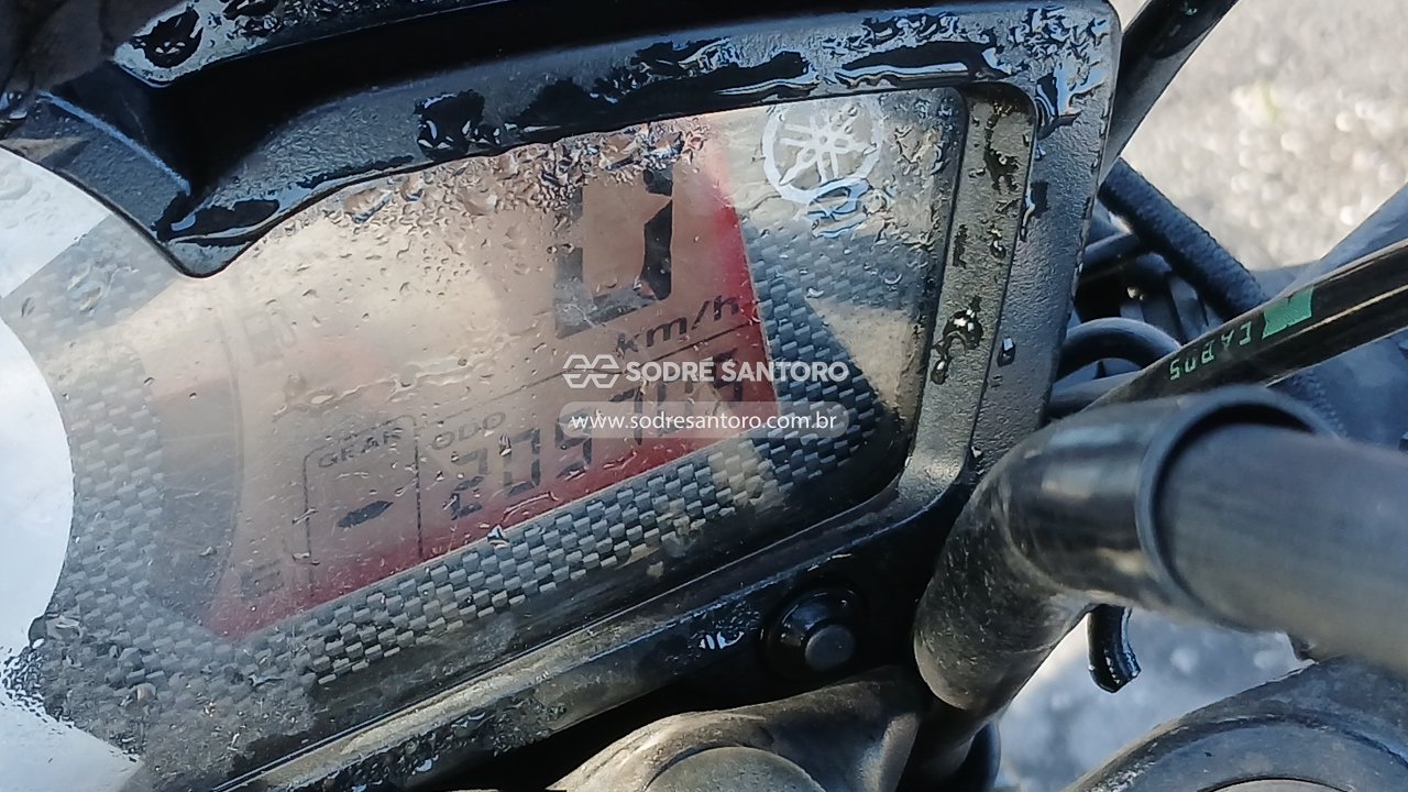 Yamaha YS 150 Fazer ED - 2015/2015 — foto 7 de 12