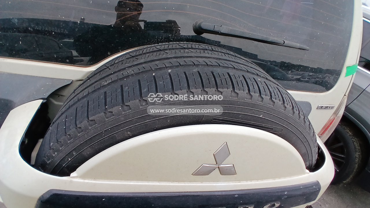 Mitsubishi Pajero Hpe 3.8 - 2011/2011 — foto 9 de 12