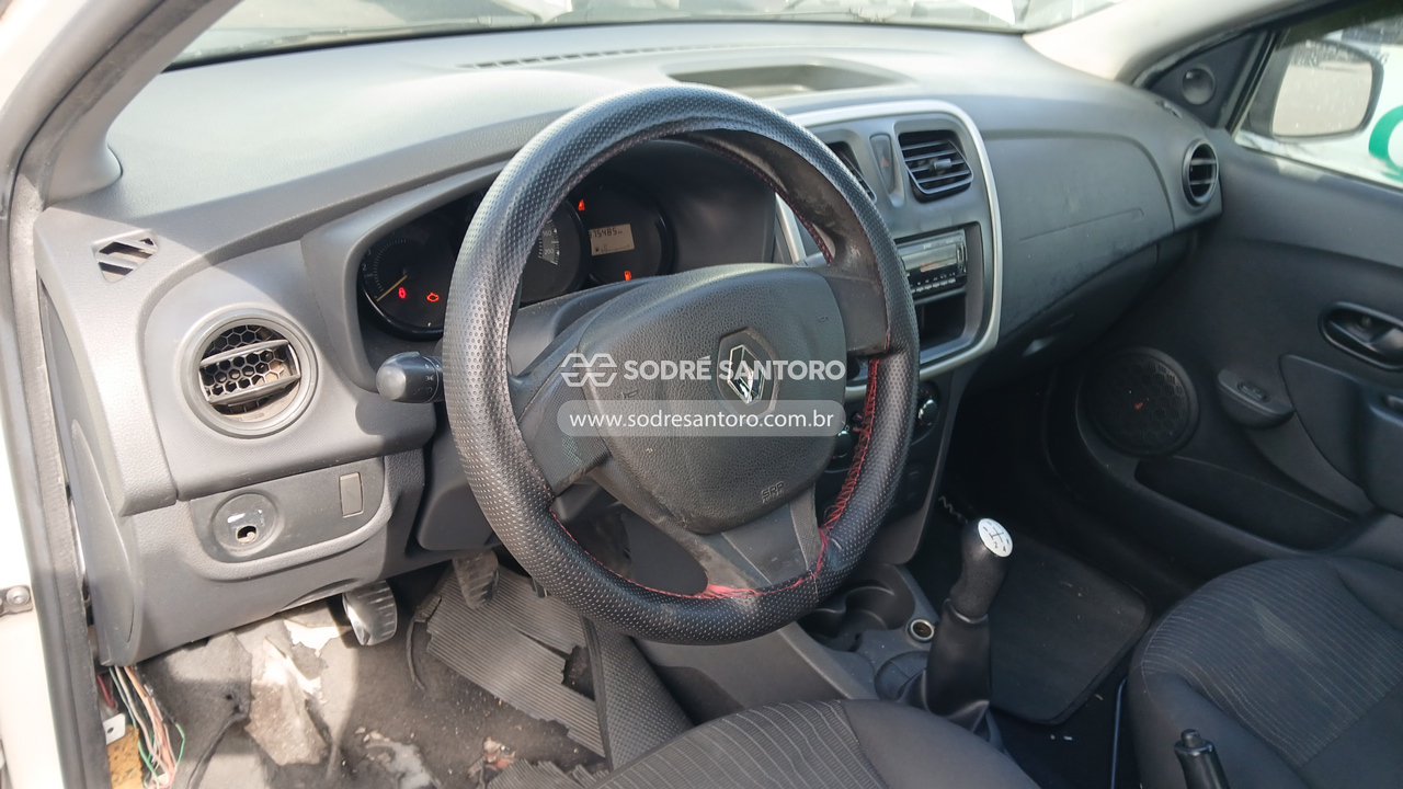 Renault Logan Auth 1016v - 2015/2015 — foto 6 de 12