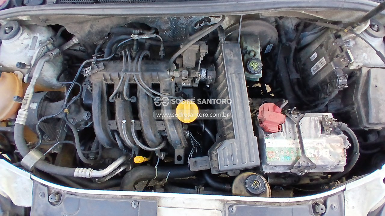 Renault Logan Auth 1016v - 2015/2015 — foto 5 de 12