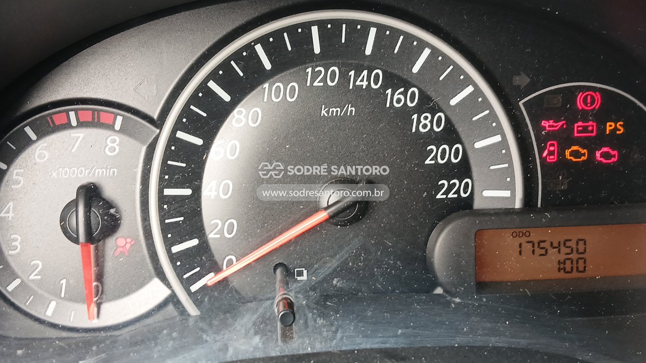 Nissan March 10s Flex - 2012/2013 — foto 7 de 12