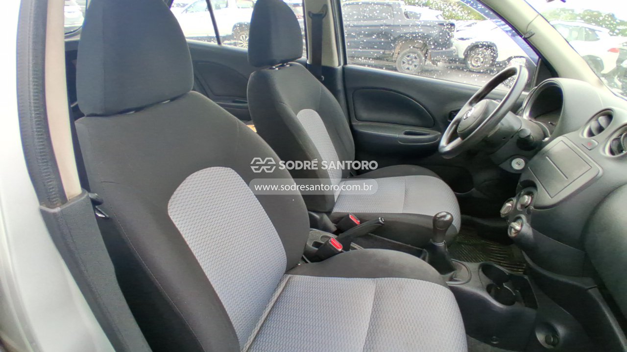 Nissan March 10 Flex - 2013/2014 — foto 9 de 10