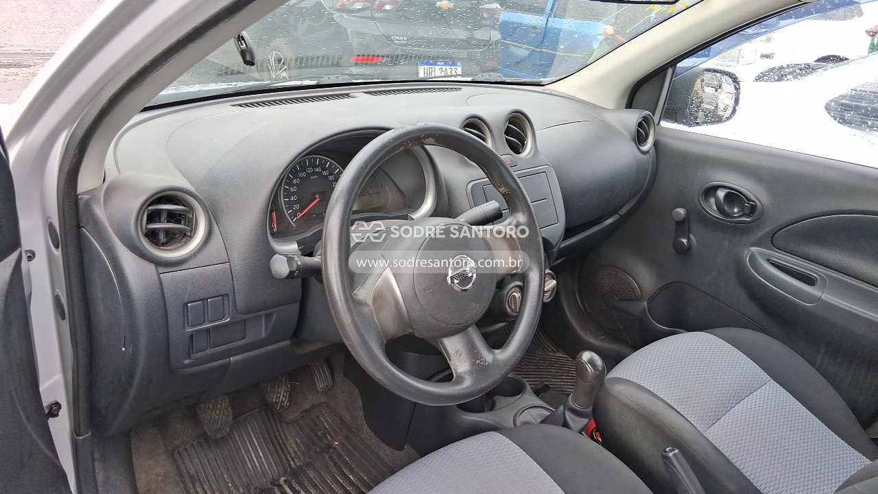 Nissan March 10 Flex - 2013/2014 — foto 6 de 10