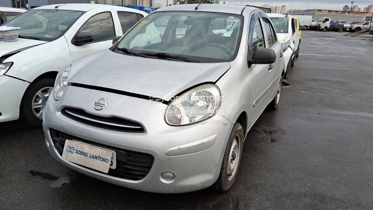 Nissan March 10 Flex - 2013/2014 — foto 3 de 10
