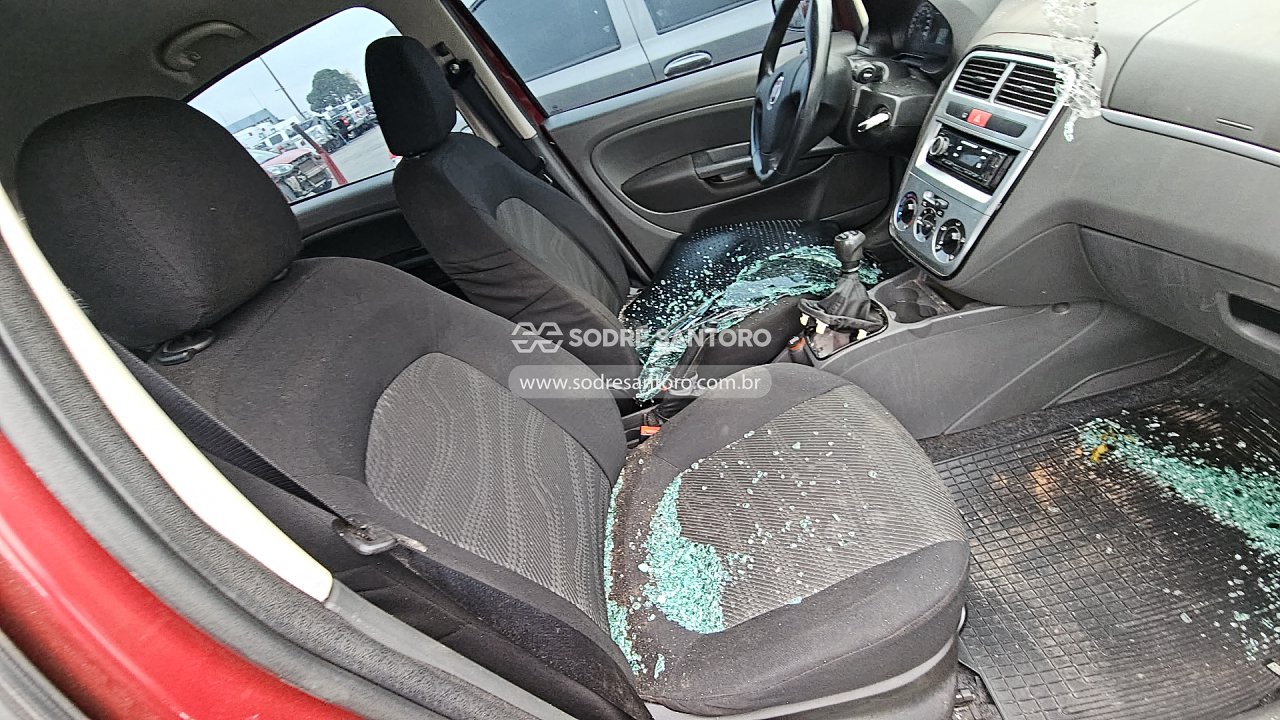 Fiat Punto 1.4 - 2010/2010 — foto 8 de 12