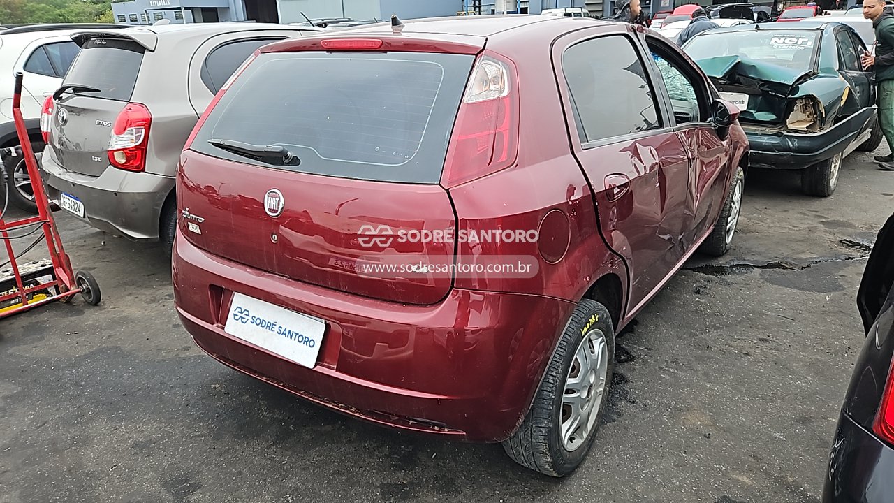 Fiat Punto 1.4 - 2010/2010 — foto 4 de 12