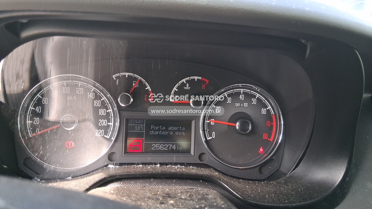 Fiat Linea Essence 1.8 - 2013/2014 — foto 7 de 9