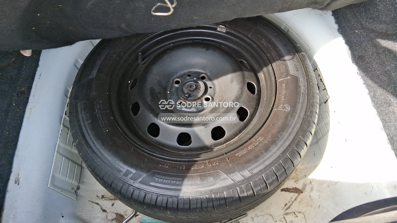 Fiat Linea Essence 1.8 - 2013/2014 — foto 9 de 9