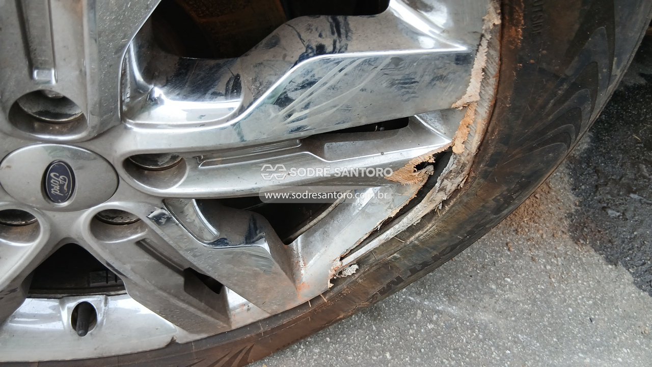Ford Edge V6 - 2012/2013 — foto 12 de 12
