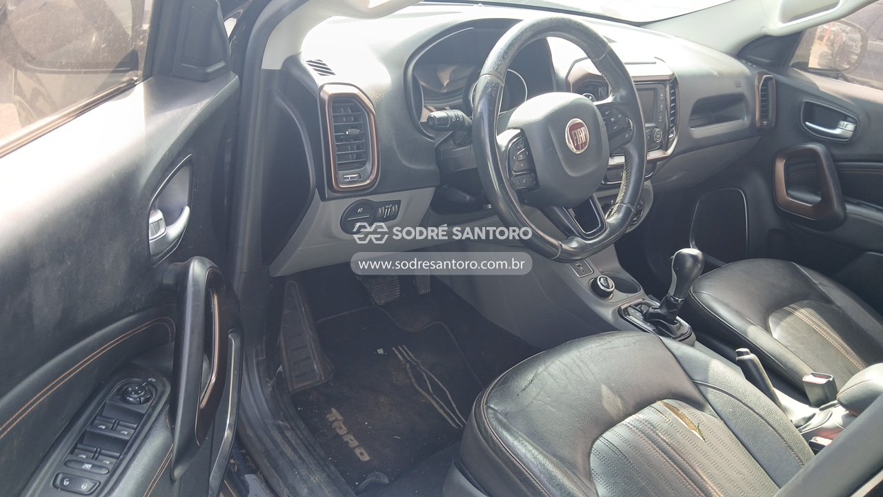 Fiat Toro Volcano AT D4 - 2016/2017 — foto 6 de 12