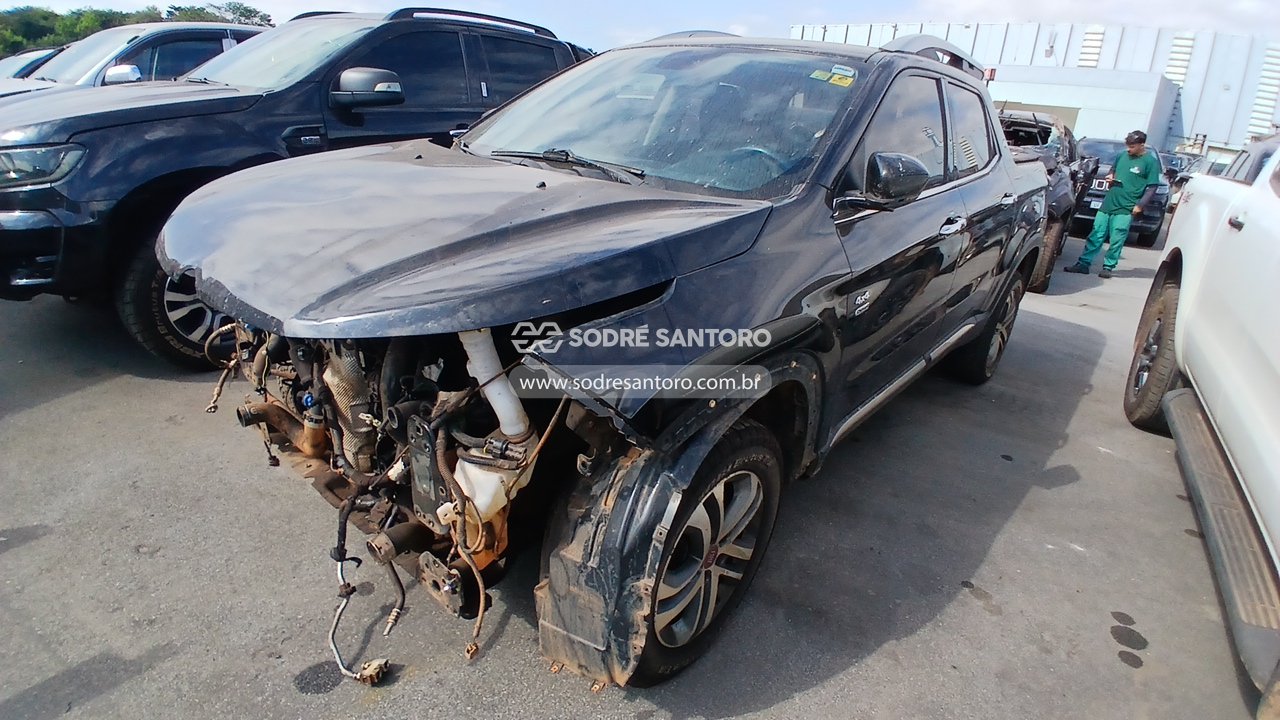 Fiat Toro Volcano AT D4 - 2016/2017 — foto 3 de 12