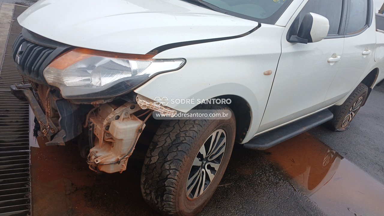 Mitsubishi L200 Triton Spo GL - 2021/2022 — foto 10 de 12
