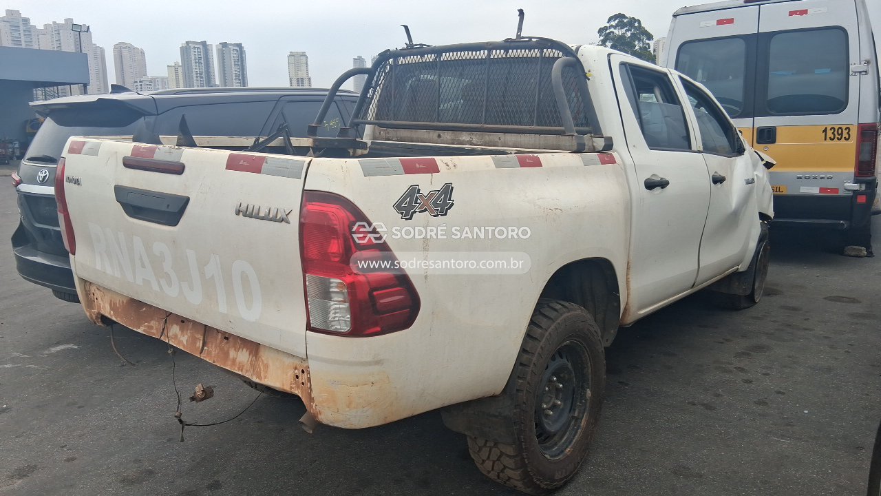 Toyota Hilux - 2022/2022 — foto 4 de 12