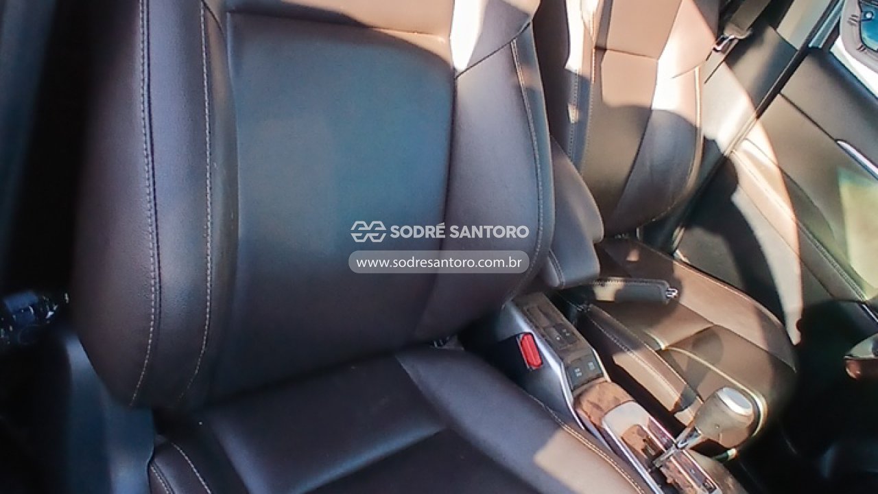 Toyota Hilux - 2020/2020 — foto 8 de 12