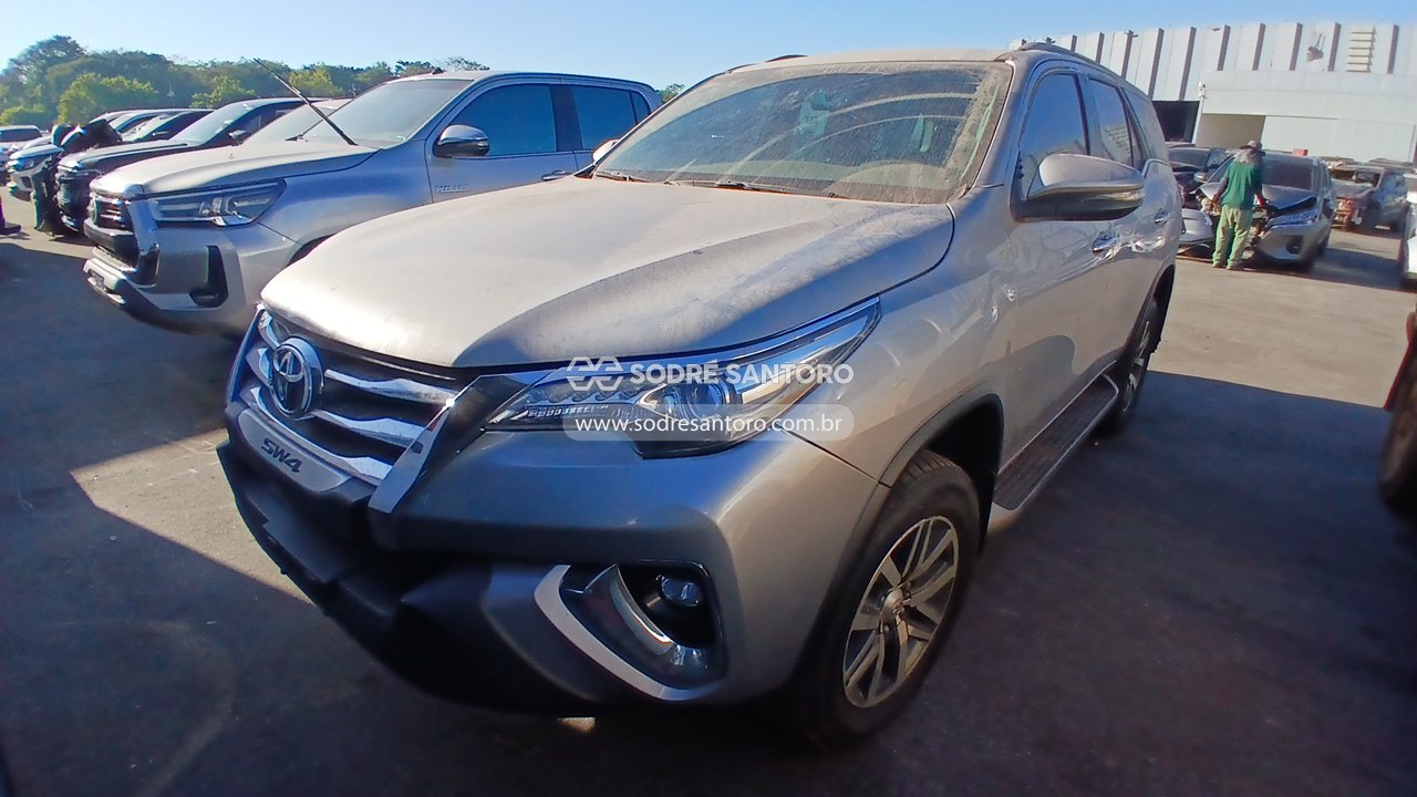 Toyota Hilux - 2020/2020 — foto 3 de 12