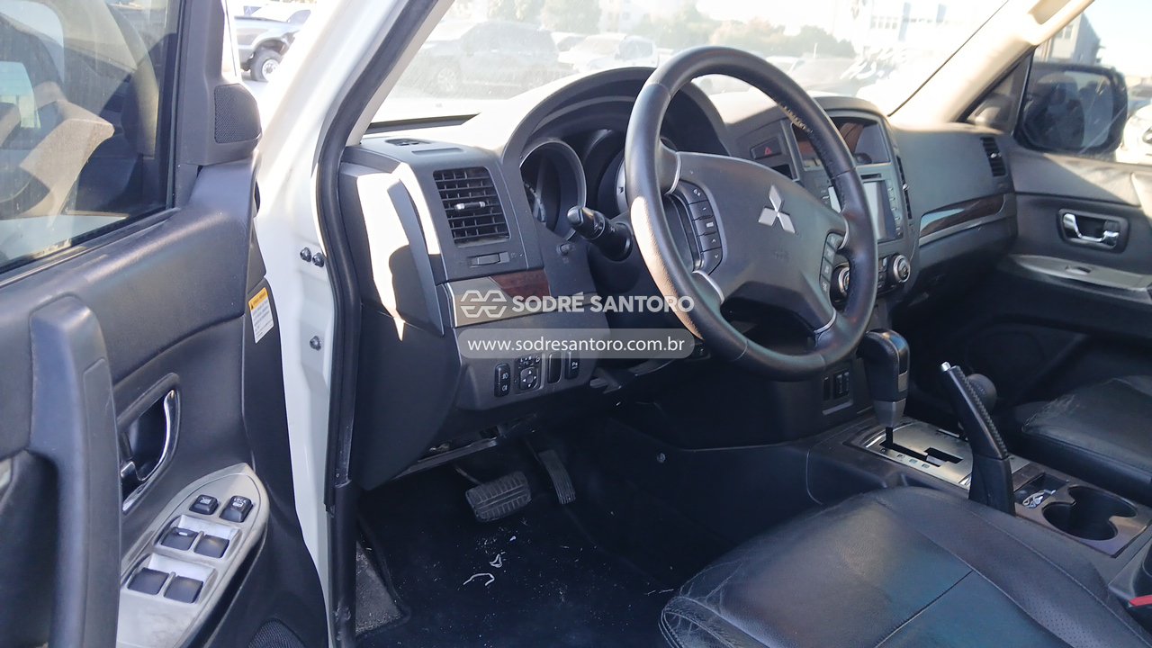 Mitsubishi Pajero Hpe 3.2 - 2013/2014 — foto 6 de 12