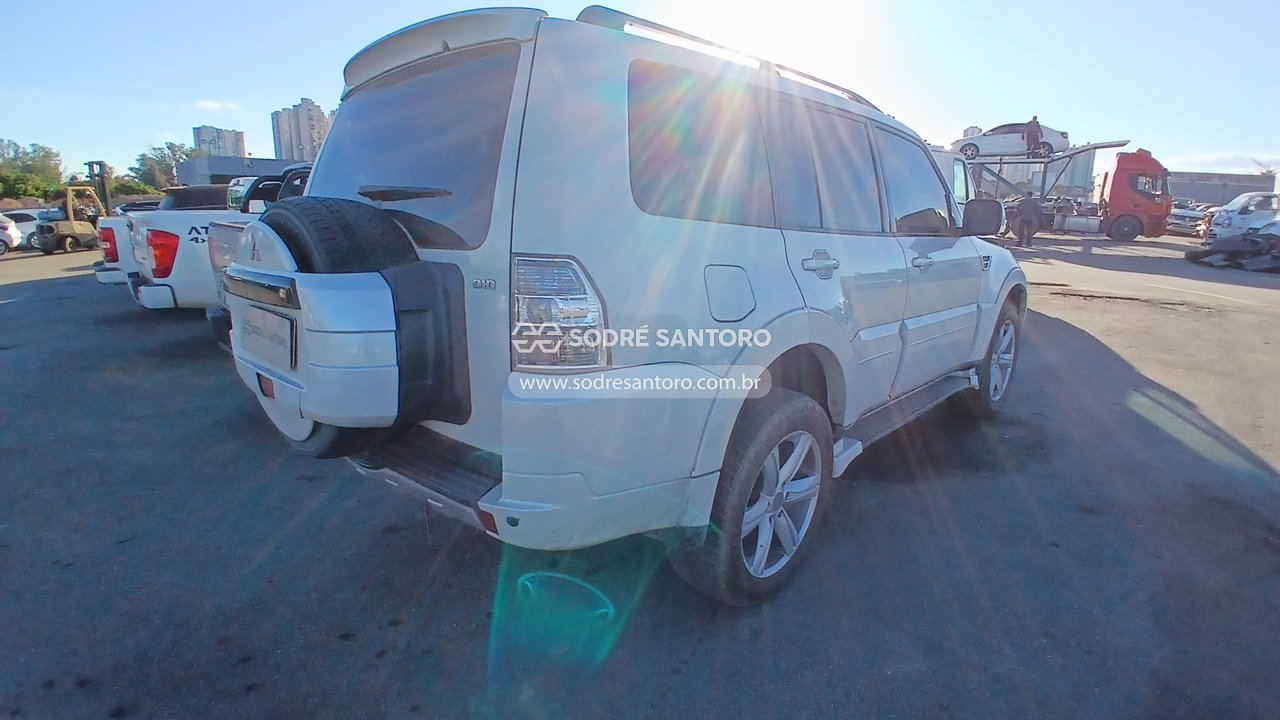 Mitsubishi Pajero Hpe 3.2 - 2013/2014 — foto 4 de 12