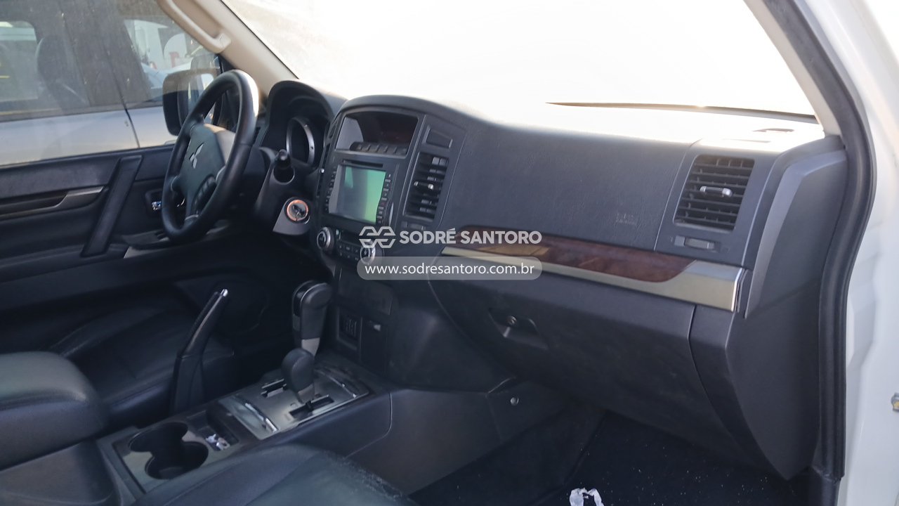 Mitsubishi Pajero Hpe 3.2 - 2013/2014 — foto 8 de 12