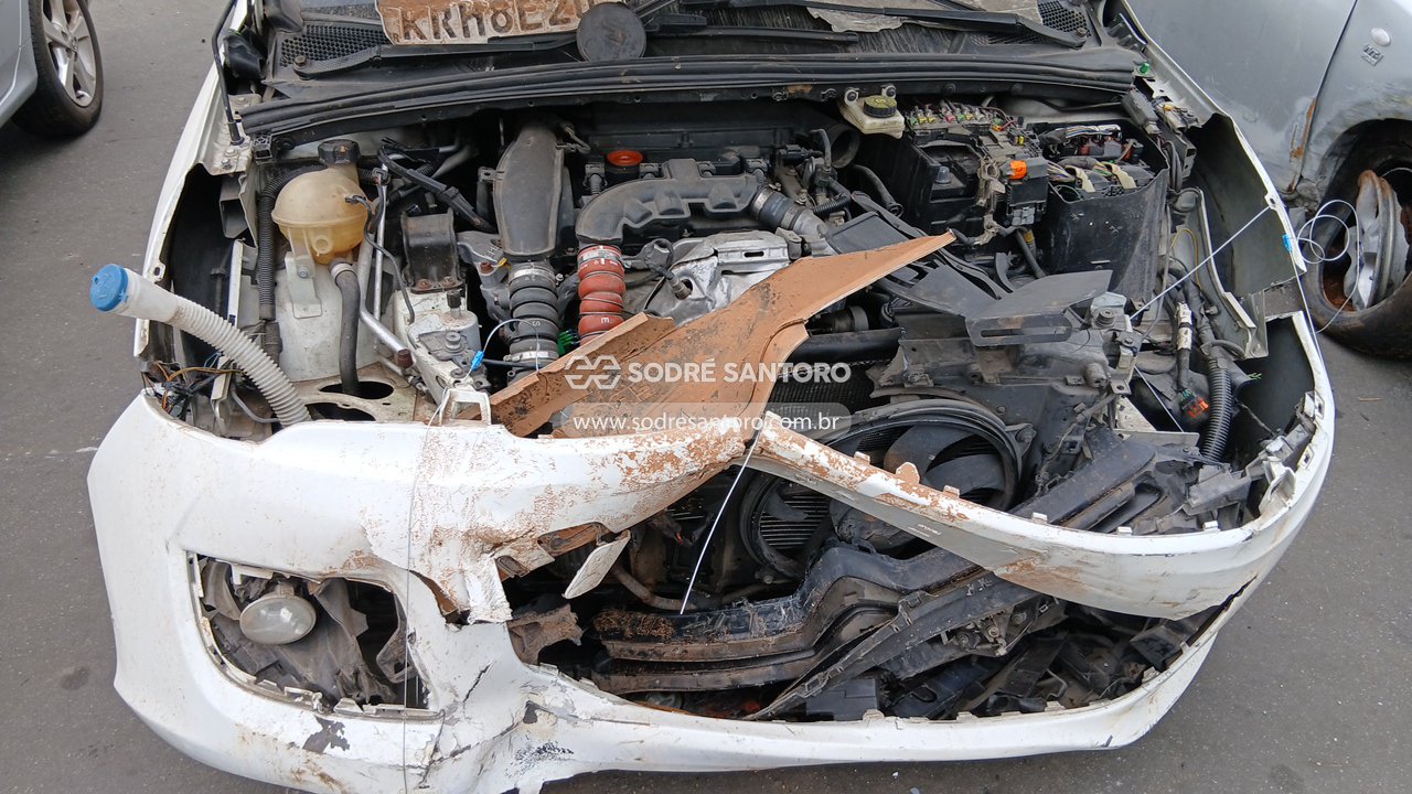 Citroen C4l A Thp Fftd - 2015/2015 — foto 11 de 12