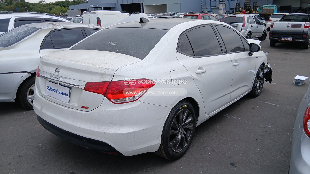 Citroen C4l A Thp Fftd - 2015/2015 — foto 4 de 12