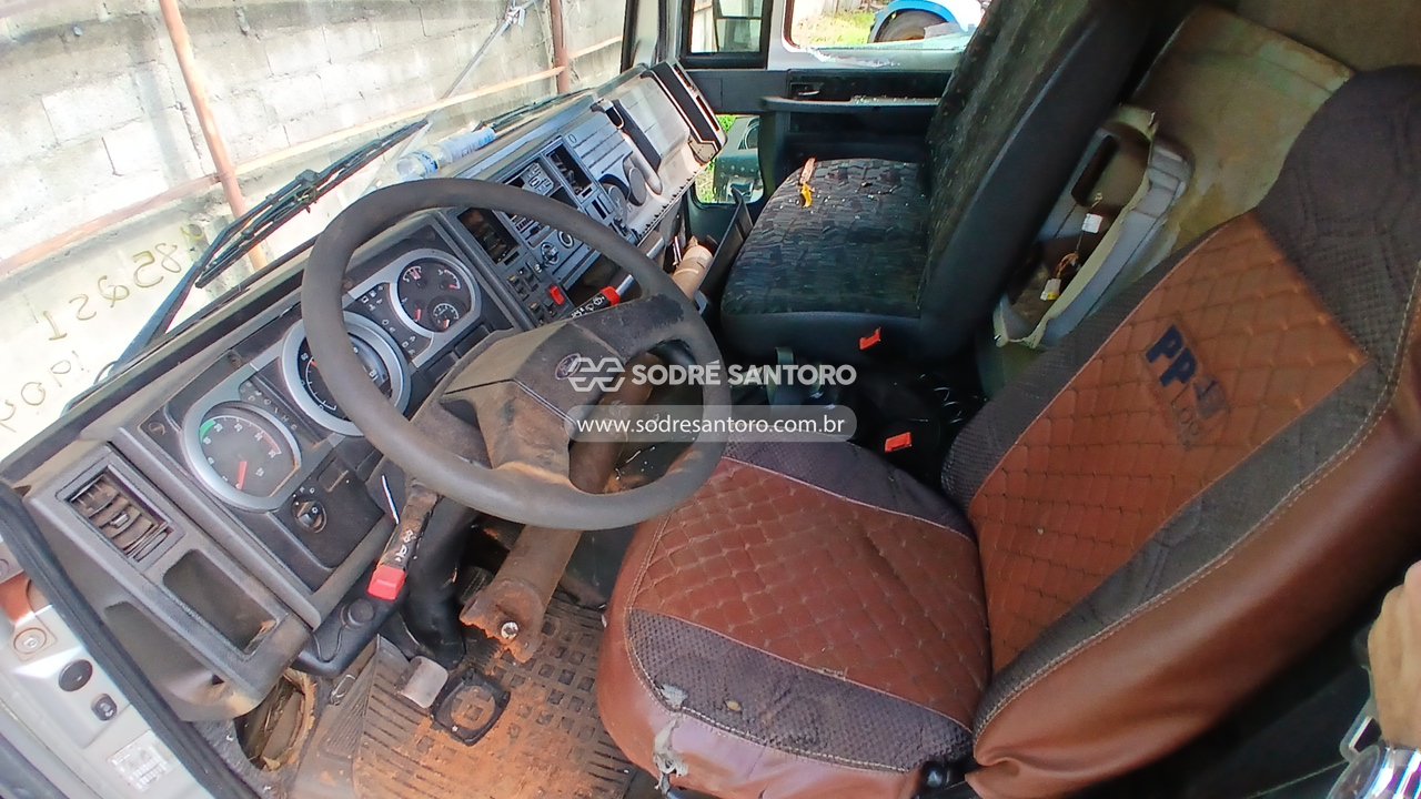 Ford Cargo 815 E - 2010/2011 — foto 8 de 12