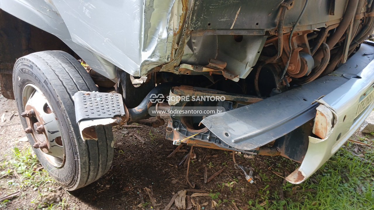 Ford Cargo 815 E - 2010/2011 — foto 11 de 12