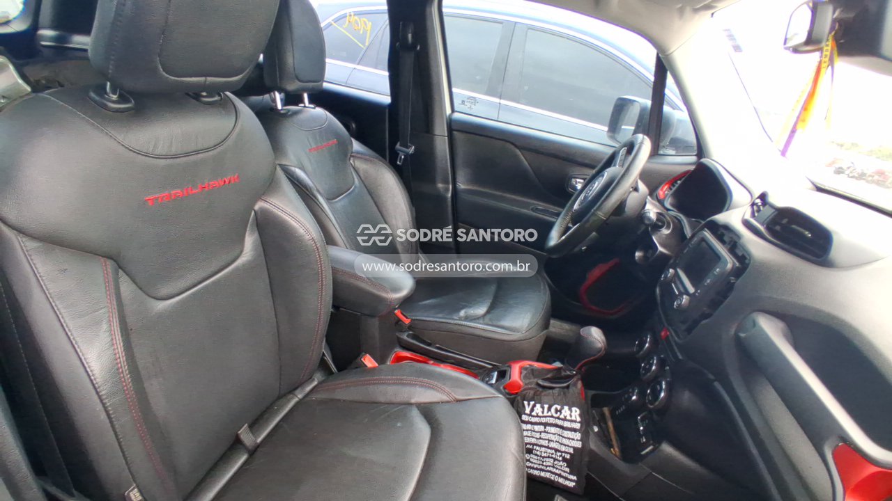 Jeep Renegade Thawk AT - 2016/2016 — foto 9 de 12