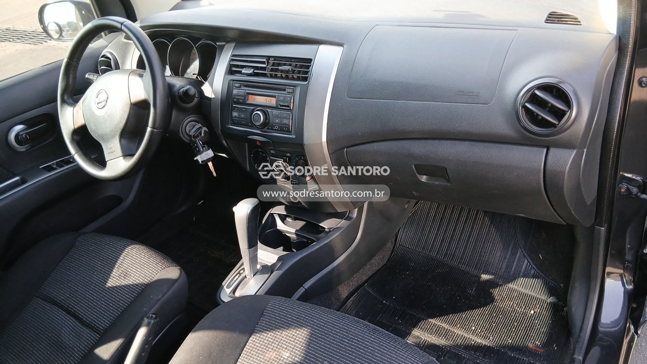 Nissan Livina 18s - 2013/2014 — foto 8 de 12