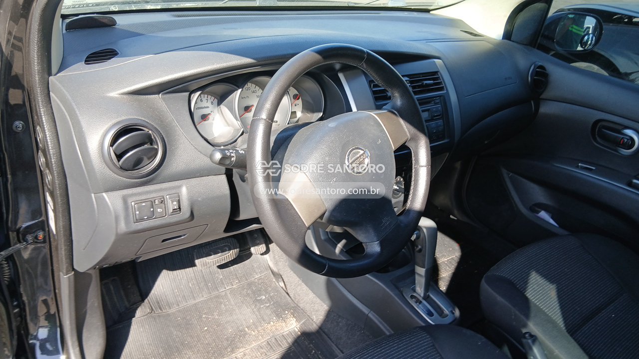 Nissan Livina 18s - 2013/2014 — foto 6 de 12