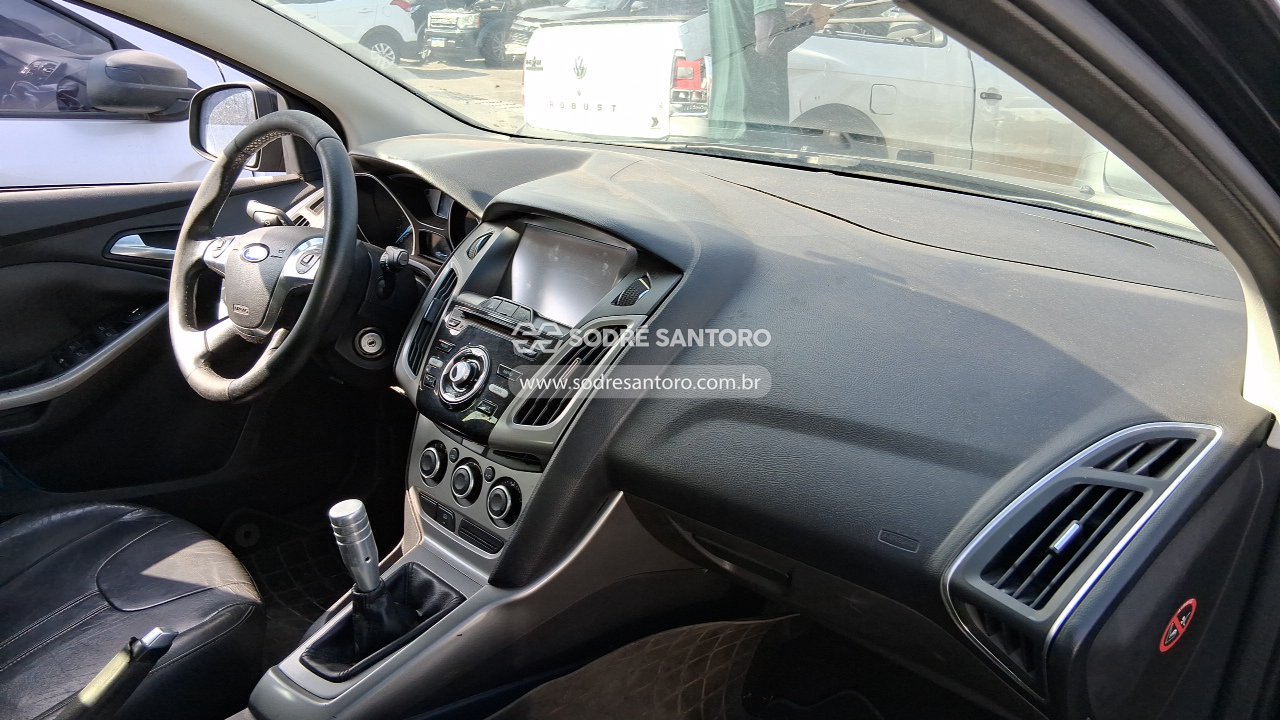 Ford Focus SE 1.6 H - 2013/2014 — foto 8 de 10