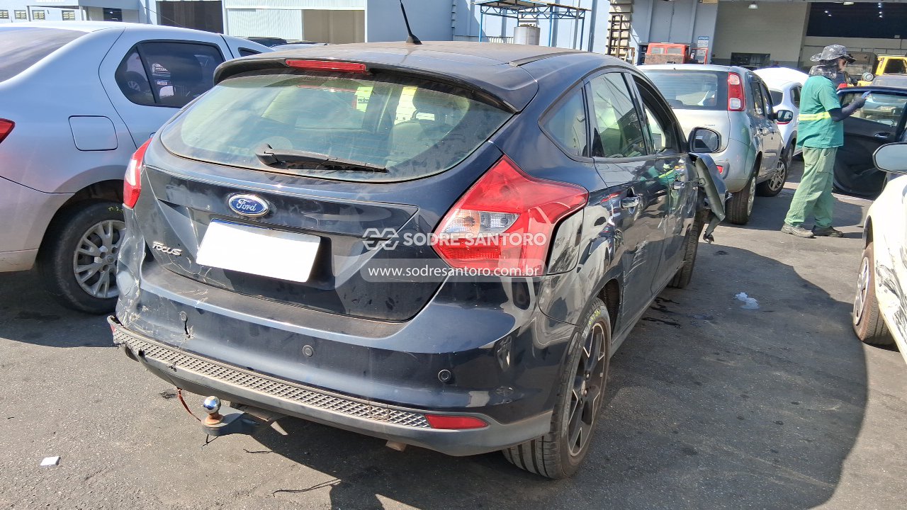 Ford Focus SE 1.6 H - 2013/2014 — foto 4 de 10