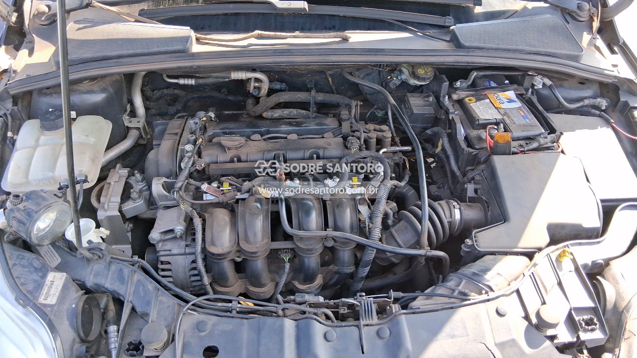 Ford Focus SE 1.6 H - 2013/2014 — foto 5 de 10