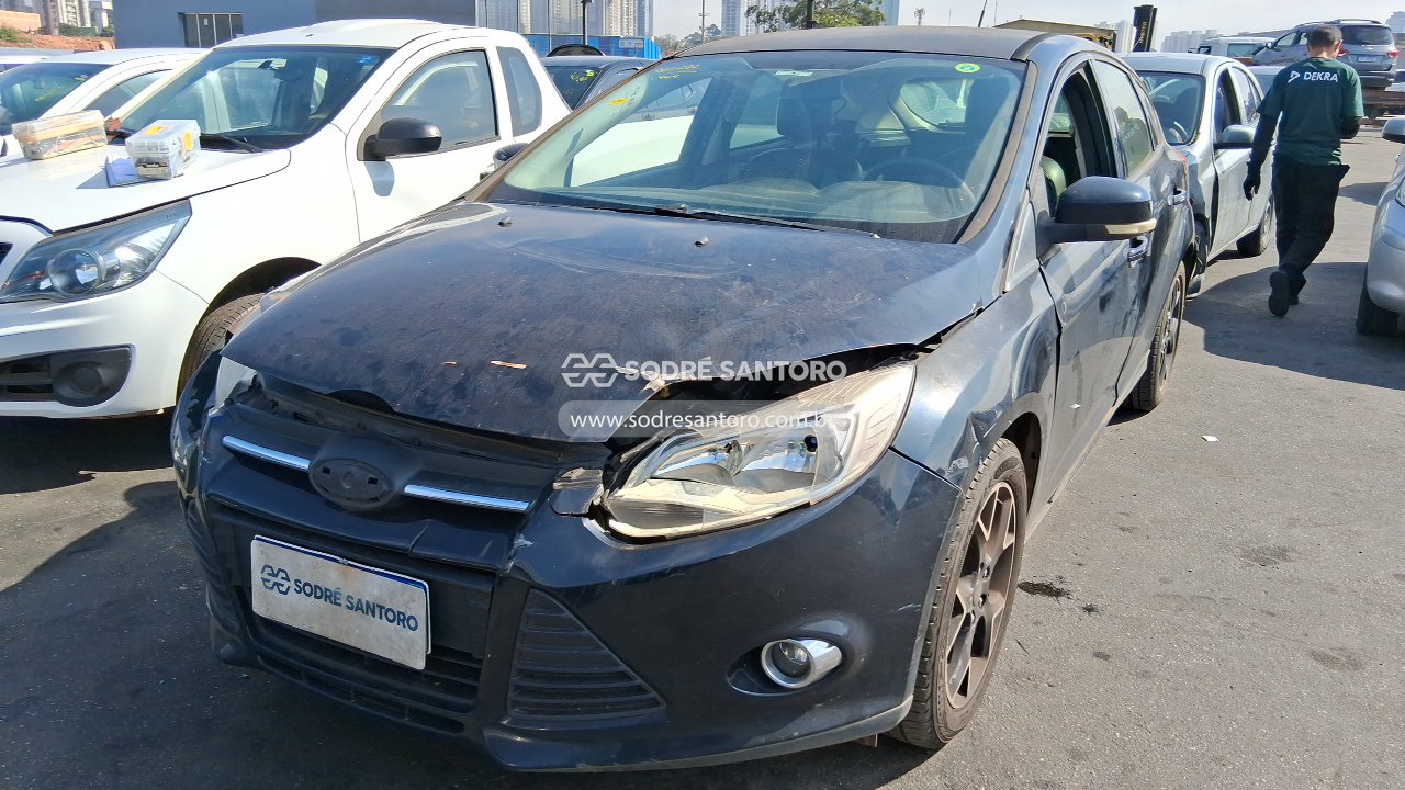 Ford Focus SE 1.6 H - 2013/2014 — foto 3 de 10