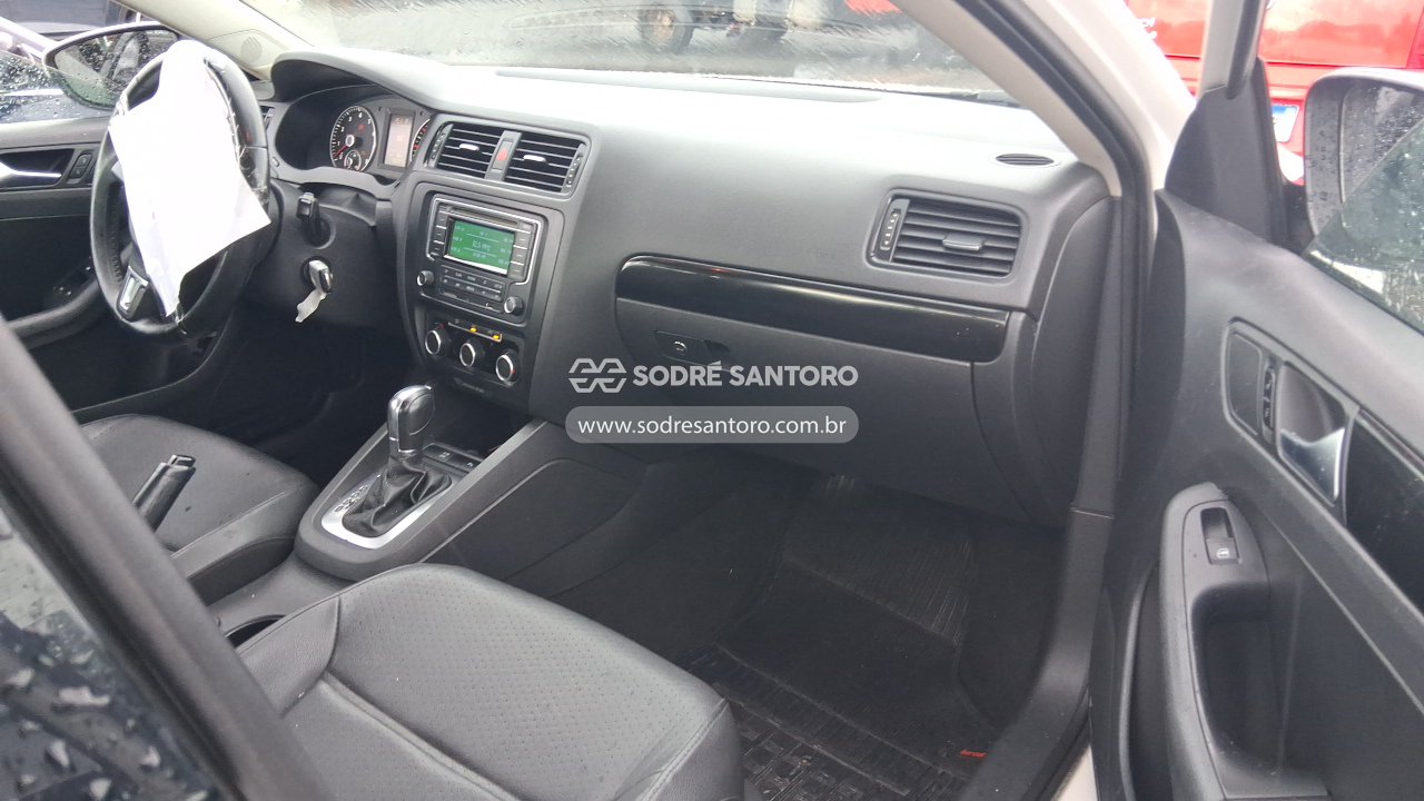 Volkswagen Jetta 2.0 - 2012/2013 — foto 8 de 12