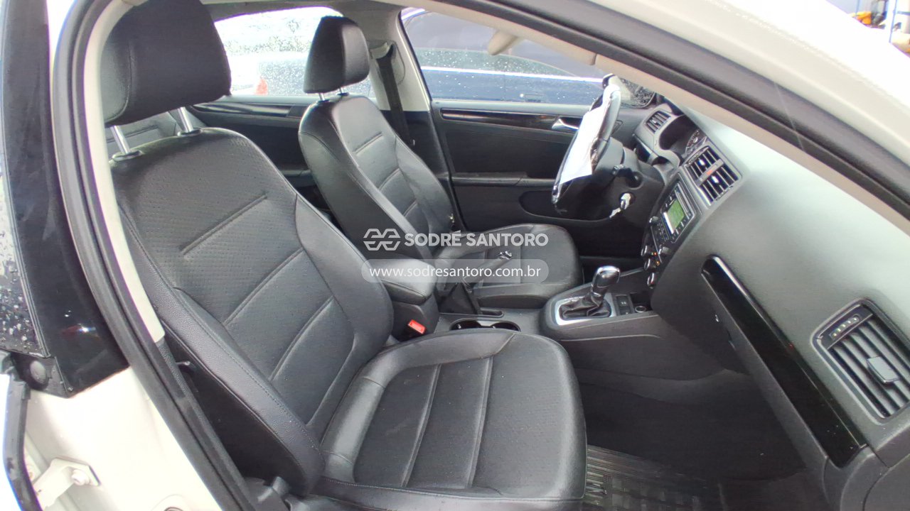 Volkswagen Jetta 2.0 - 2012/2013 — foto 9 de 12