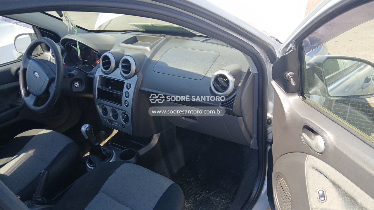 Ford Fiesta Sedan 1.6 Flex - 2011/2012 — foto 8 de 12
