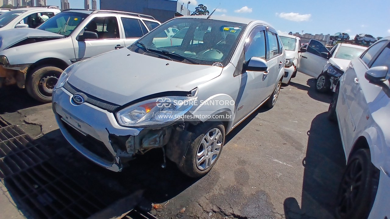 Ford Fiesta Sedan 1.6 Flex - 2011/2012 — foto 3 de 12