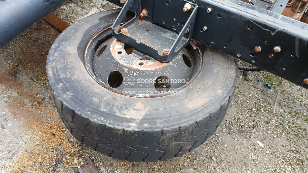 Volkswagen 8.160 Drc 4x2 - 2012/2012 — foto 10 de 12