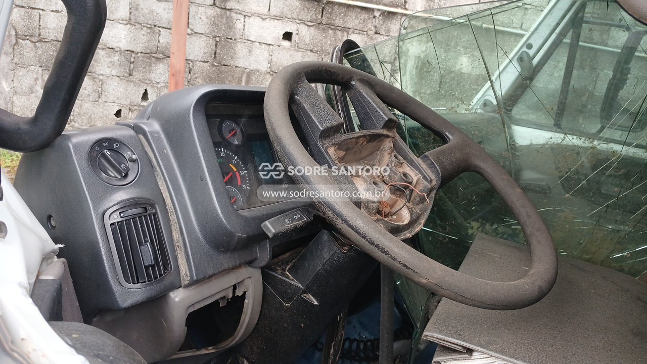 Volkswagen 8.160 Drc 4x2 - 2012/2012 — foto 7 de 12