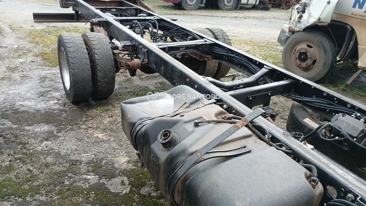 Volkswagen 8.160 Drc 4x2 - 2012/2012 — foto 12 de 12
