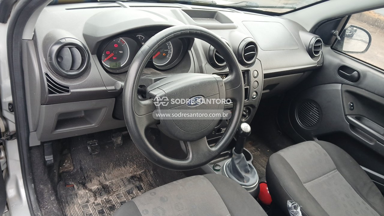 Ford Fiesta 1.6 Flex - 2011/2011 — foto 6 de 12