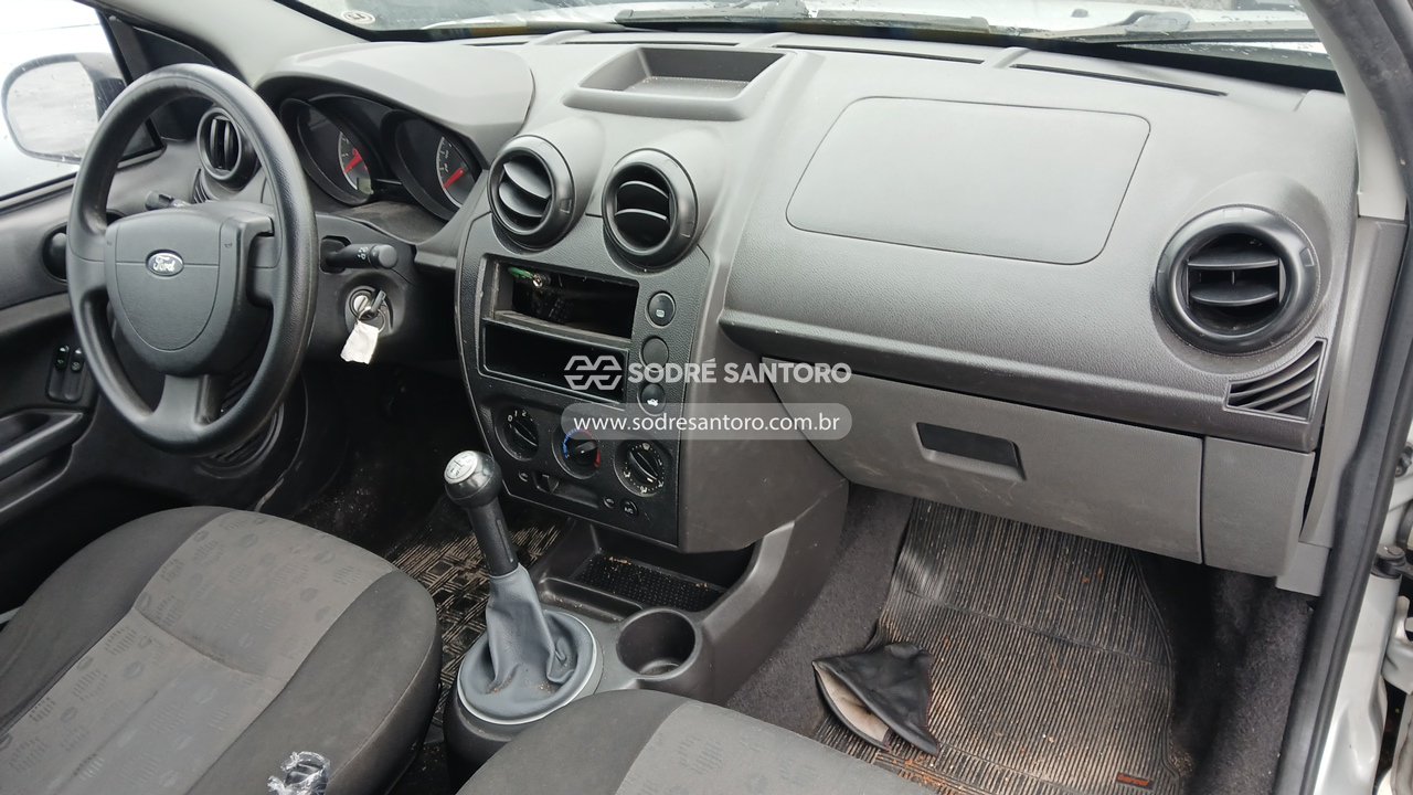 Ford Fiesta 1.6 Flex - 2011/2011 — foto 8 de 12