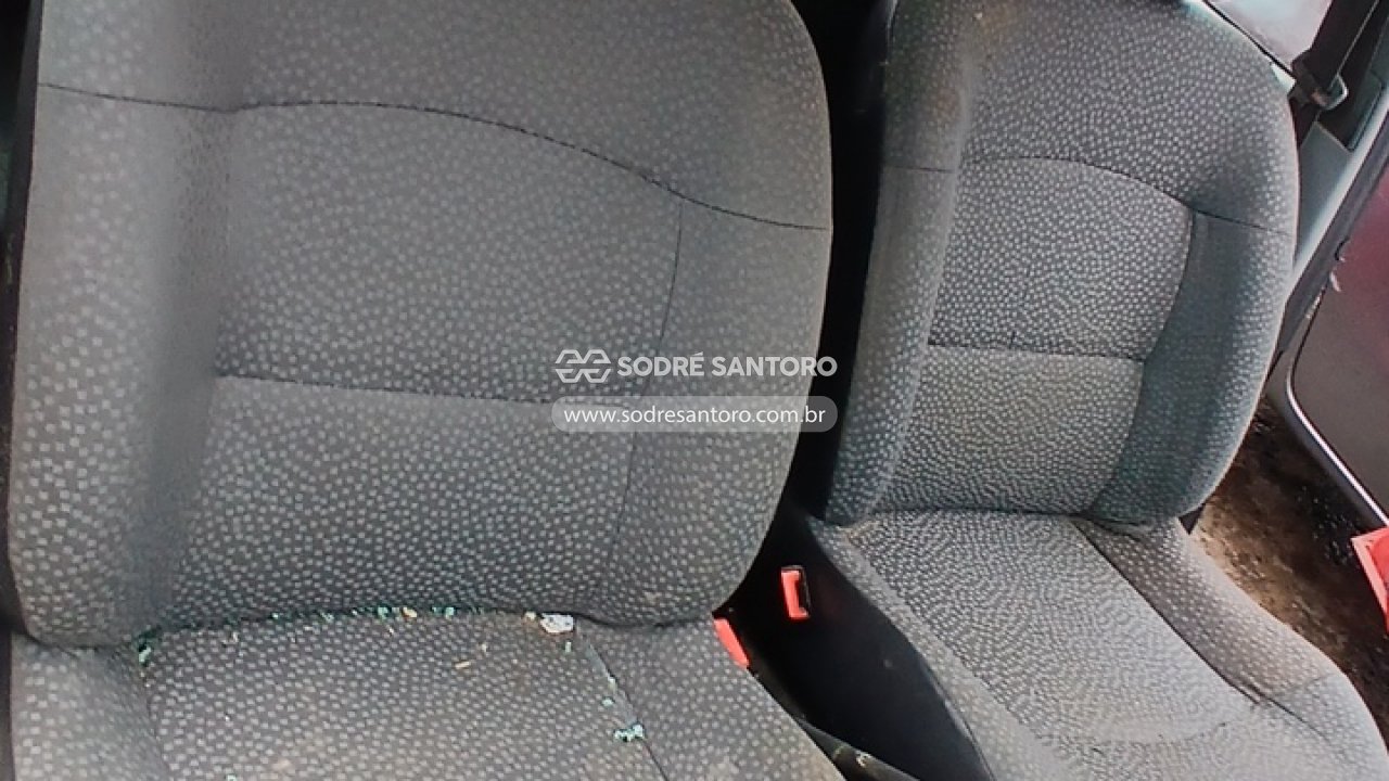 Renault Clio - 2011/2011 — foto 8 de 12