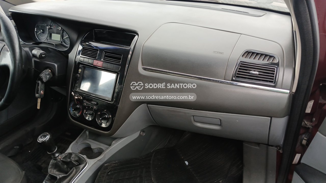 Fiat Linea LX 1.8 - 2011/2011 — foto 8 de 12