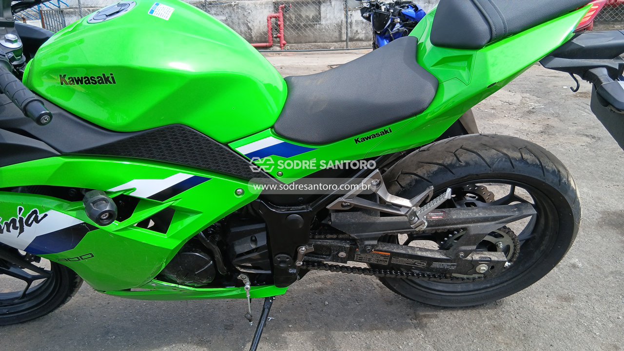 Kawasaki Ninja 300 - 2026/2026 — foto 6 de 12